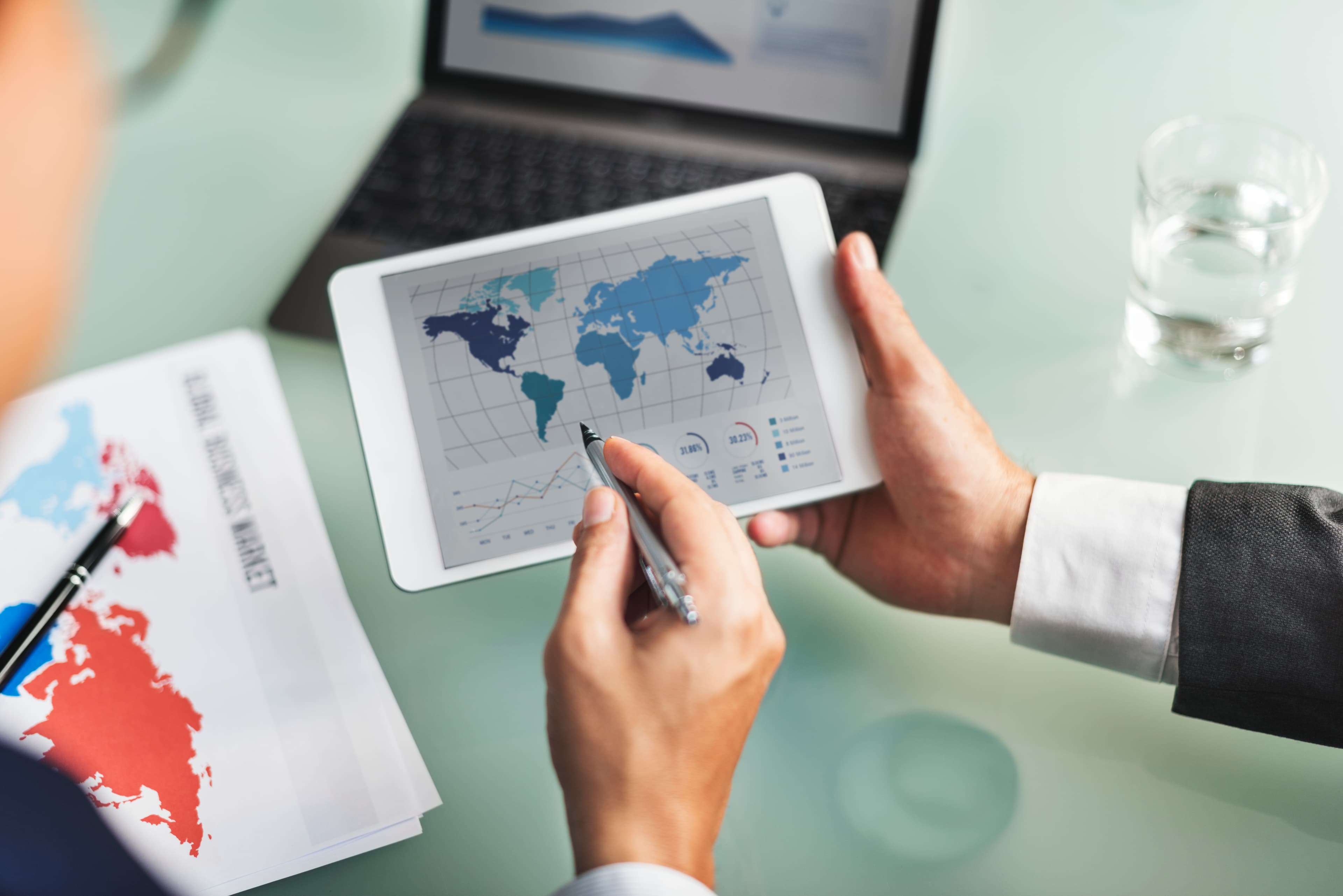 Feature-rich Online Platform for Effortless Data Analysis